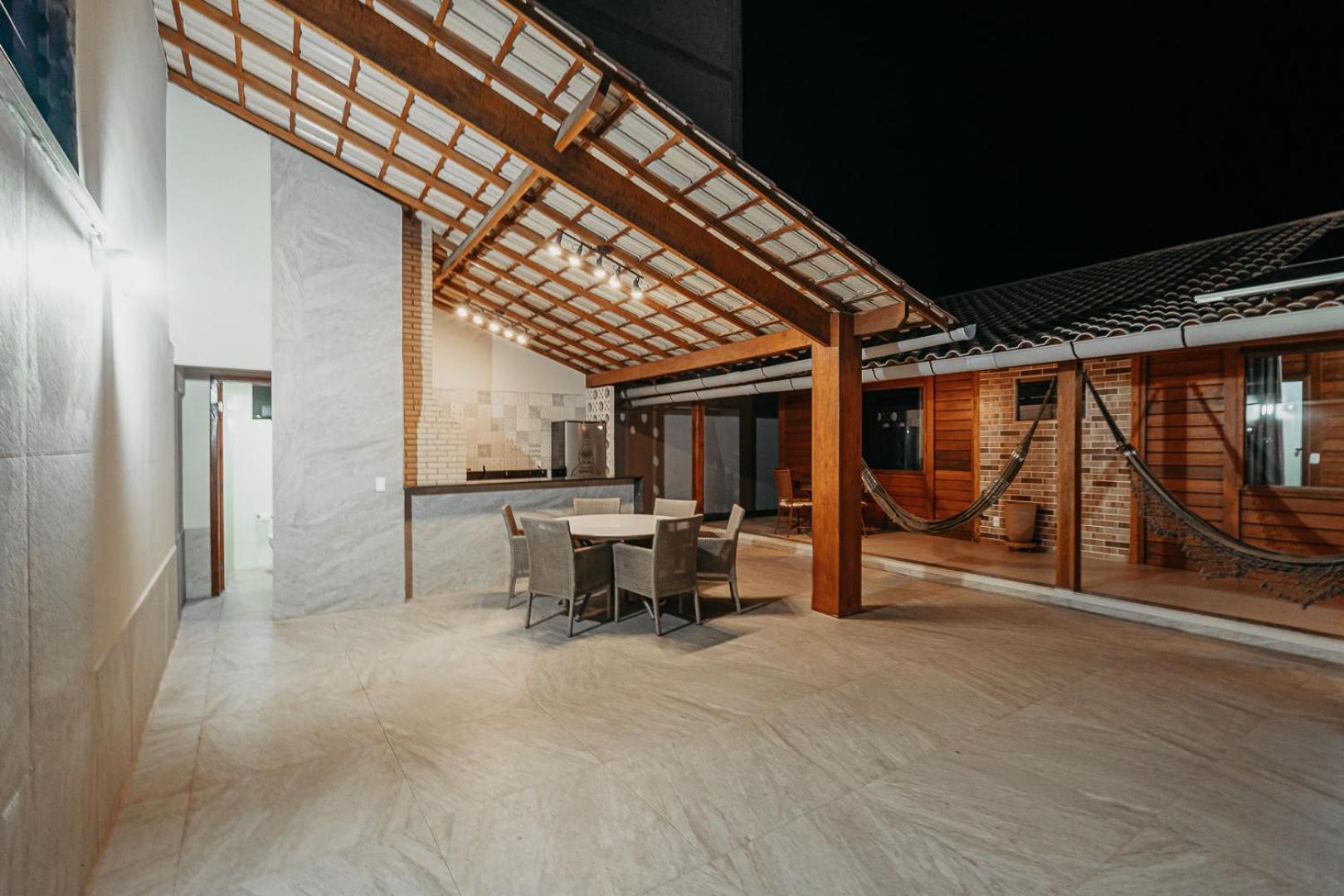 Casadecastelhanos, Quadra Do Mar De Castelhanos, 4 Suites Com Ar, Churrasqueira, Piscina, Hidromassagem, Cozinha Integrada Gourmet Ideal Para Familia E Amigos Аншиета Екстериор снимка