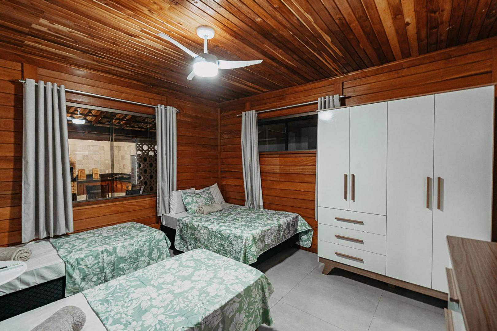 Casadecastelhanos, Quadra Do Mar De Castelhanos, 4 Suites Com Ar, Churrasqueira, Piscina, Hidromassagem, Cozinha Integrada Gourmet Ideal Para Familia E Amigos Аншиета Екстериор снимка