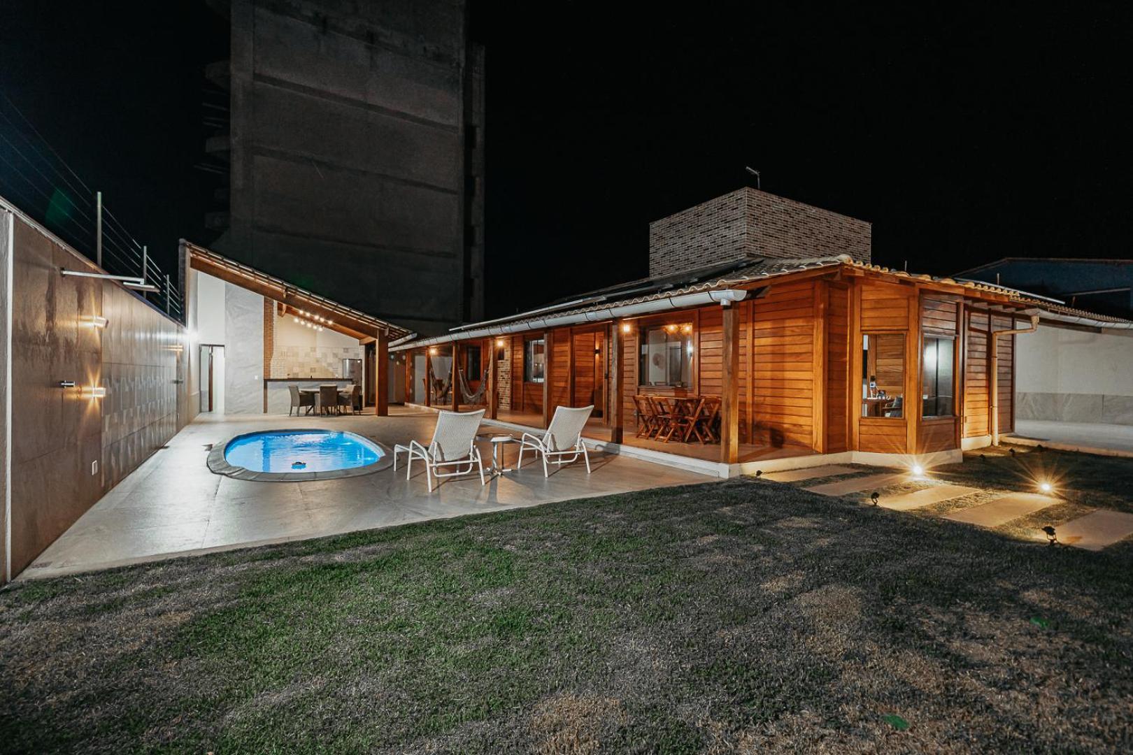 Casadecastelhanos, Quadra Do Mar De Castelhanos, 4 Suites Com Ar, Churrasqueira, Piscina, Hidromassagem, Cozinha Integrada Gourmet Ideal Para Familia E Amigos Аншиета Екстериор снимка
