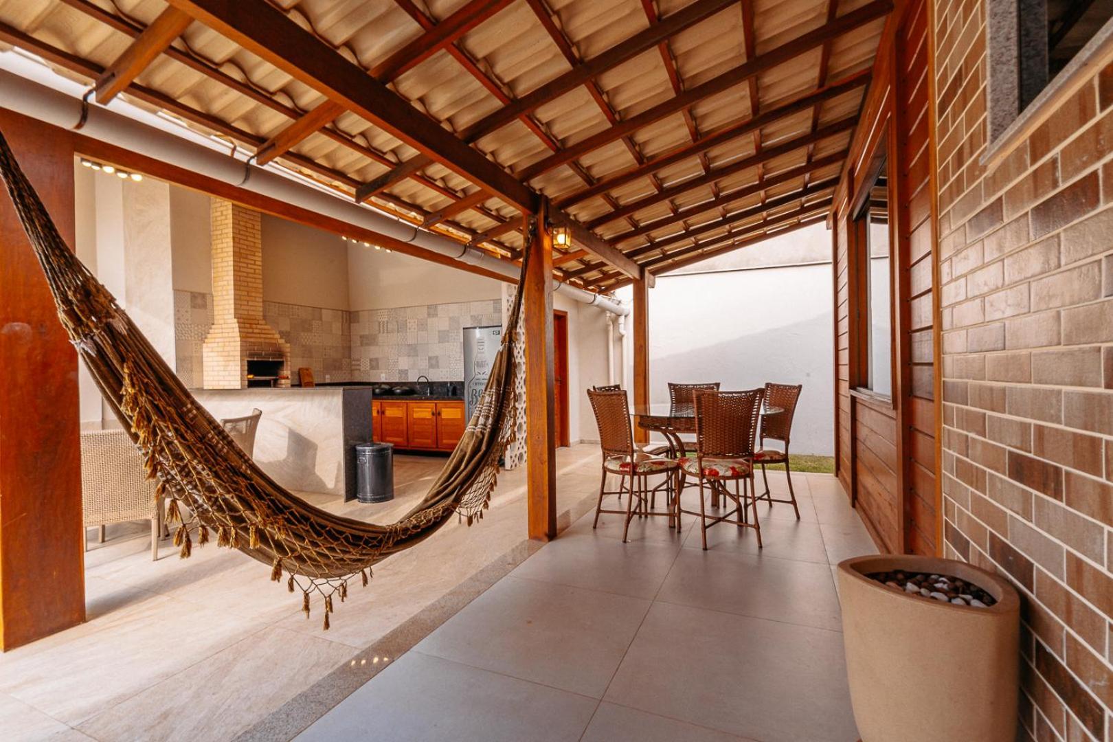 Casadecastelhanos, Quadra Do Mar De Castelhanos, 4 Suites Com Ar, Churrasqueira, Piscina, Hidromassagem, Cozinha Integrada Gourmet Ideal Para Familia E Amigos Аншиета Екстериор снимка